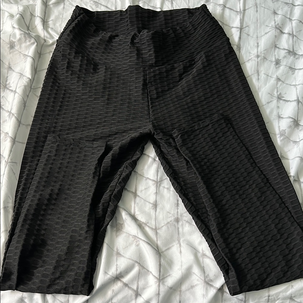 Black Textured Leggings